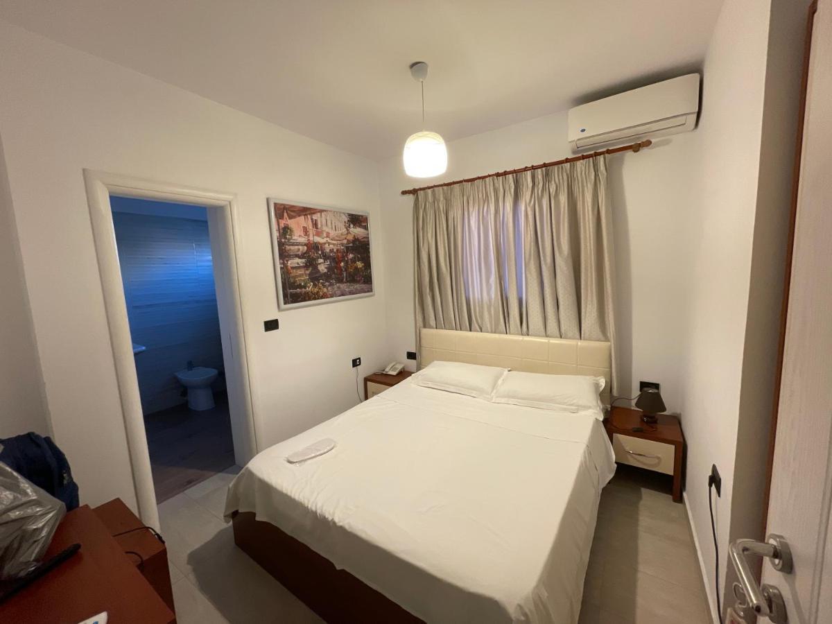 Vila Ada Hotel Tirana Cameră foto